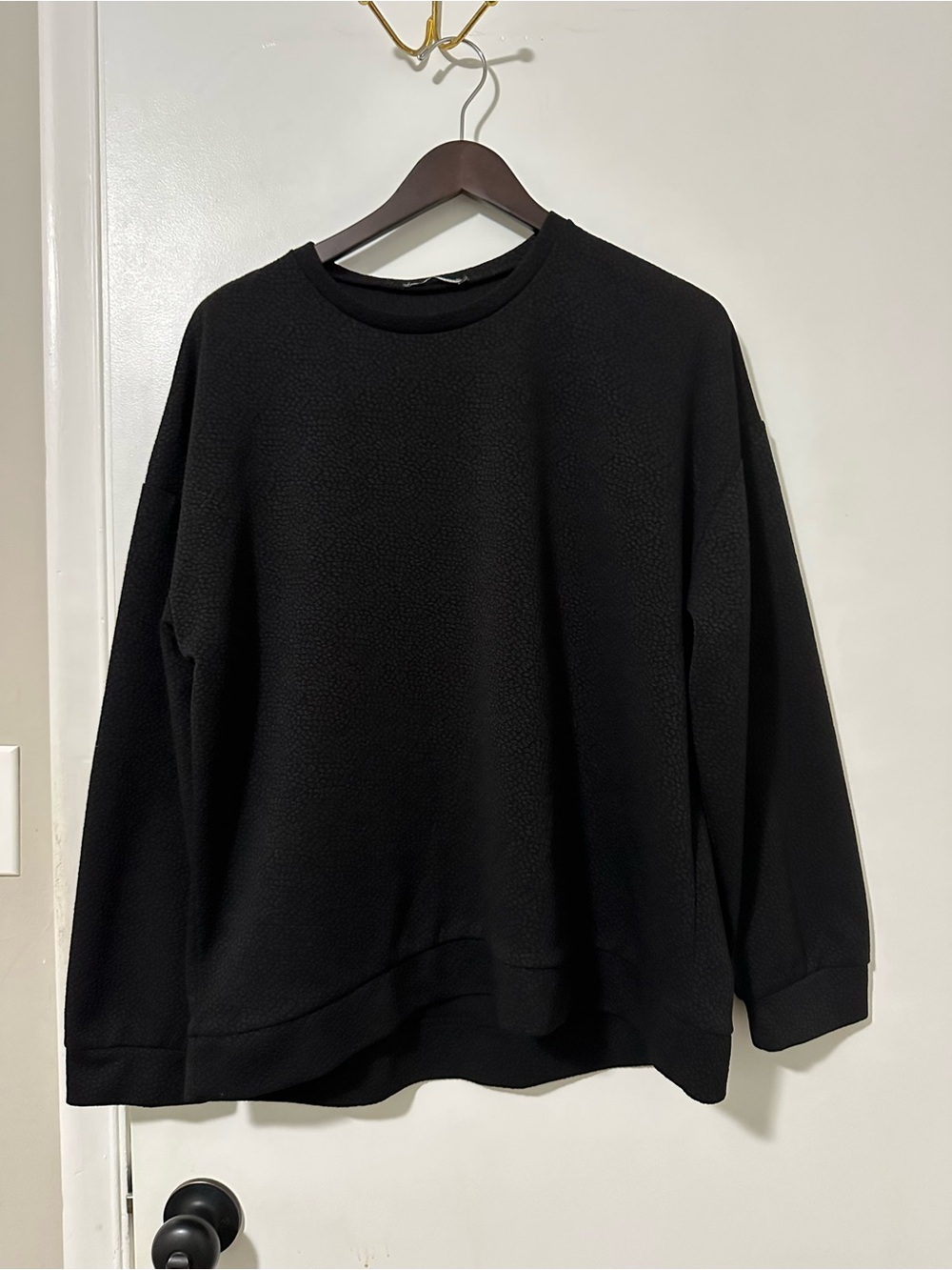 Zara Women's Black Crewneck Pullover - Oversized